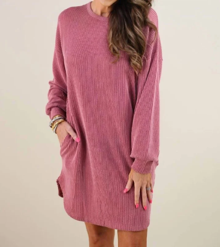 Weekend Deal Hollis Ribbed Dress In Burgundy