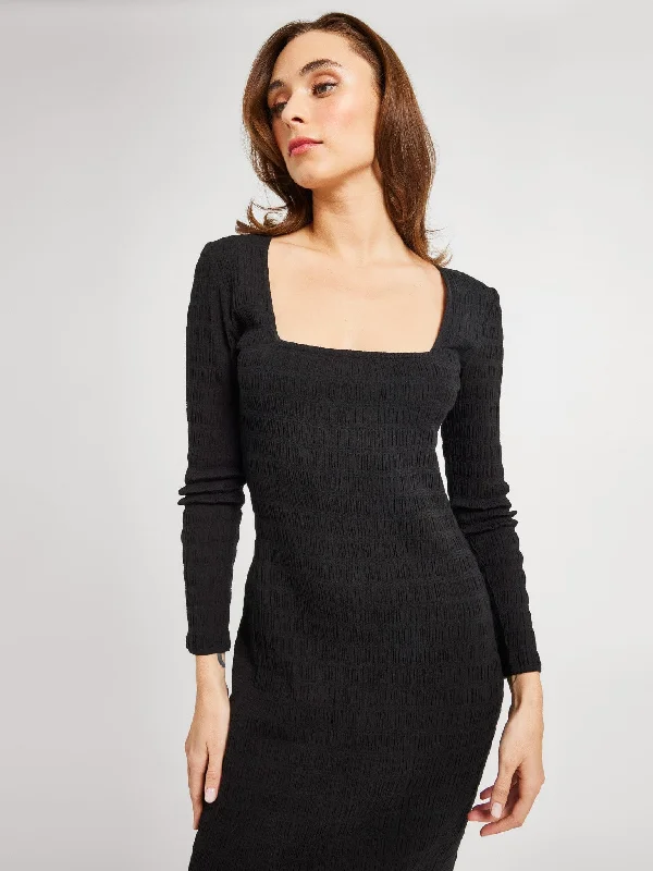 Discount Extravaganza Priyal Dress in Black