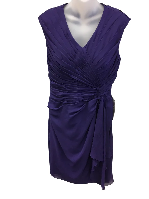 Exclusive Savings Dress Short Sleeveless By Clothes Mentor  Size: 12