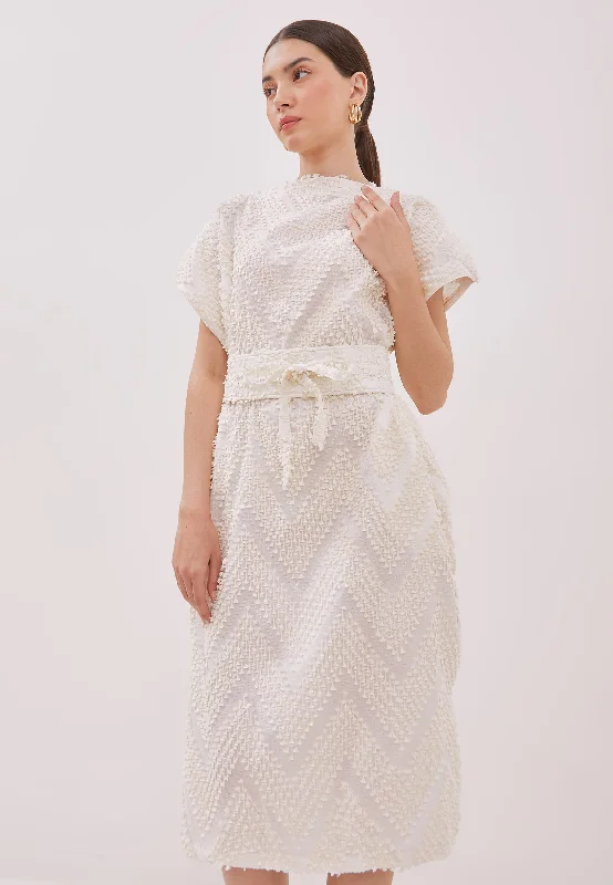Markdowns 3D Tenun White Midi Kimono Dress