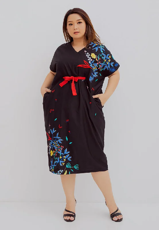 Fantastic Deals BLACK 花 HANA Embroidery Midi Kimono Dress