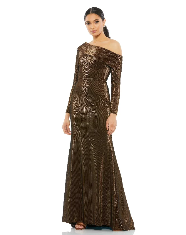 Savings Galore Textured Metallic Off-the-Shoulder Trumpet Gown