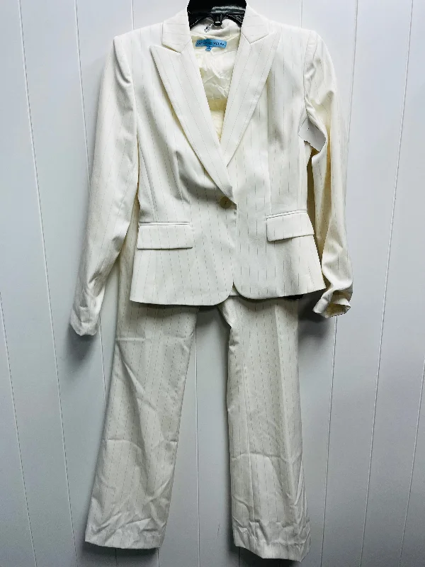 Deal of the Day Pants Suit 2pc By Antonio Melani In Cream, Size: 2