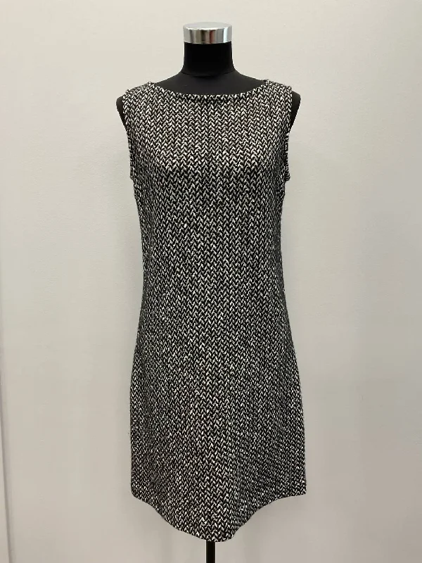 Savings Bonanza Sleeveless Dress In Black And White