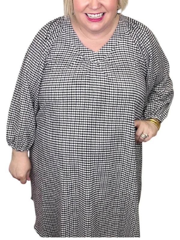 Price Blitz Caitlin Dress In Black
