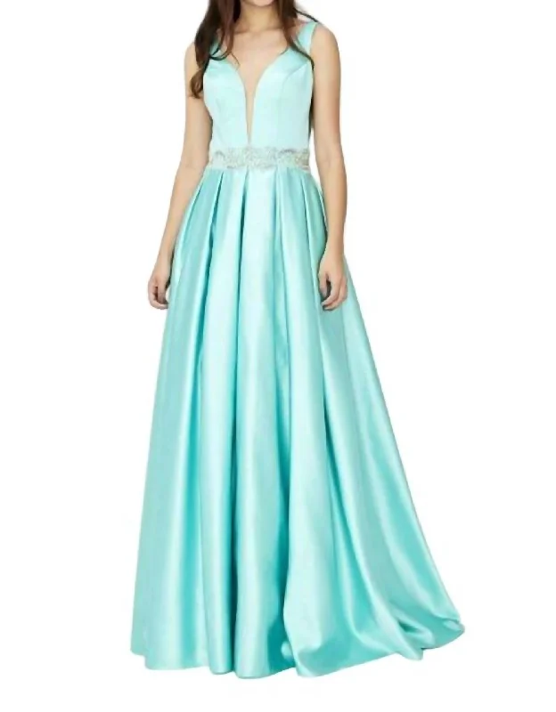 Weekend Deal V-Cut Prom Dress In Aqua