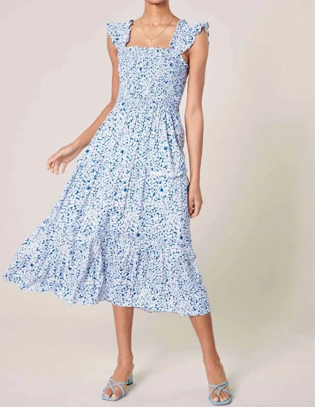 Daily Deals Bayshore Floral Smocked Dress In White/blue