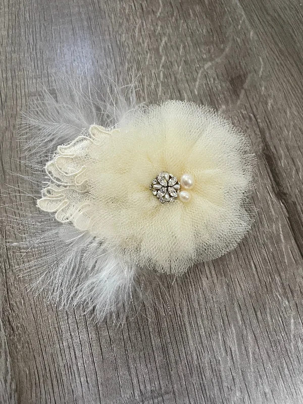 Early Access Haute Bride Ivory hair clip with pearls and rhinestone accents