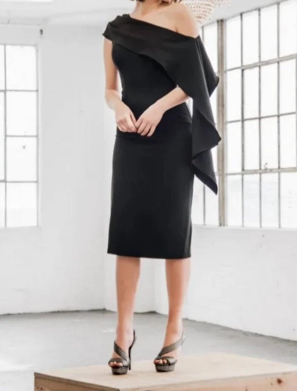 Special Price Delilah Cocktail Dress In Black
