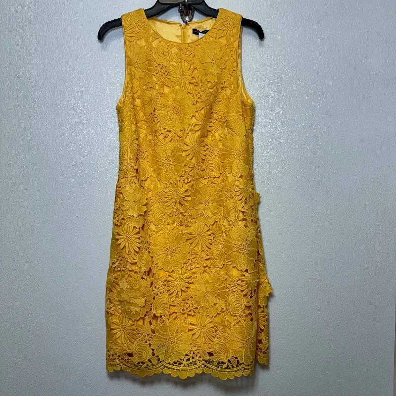 Year-End Sale Dress Casual Short By White House Black Market  Size: 4